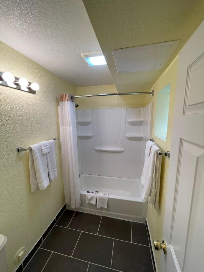 Vento Hotel ハッチンソン エクステリア 写真